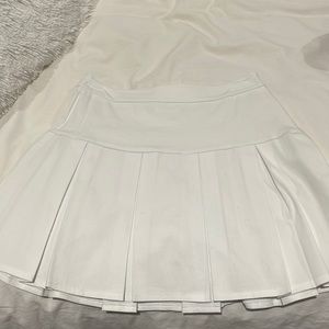 White skirt size M